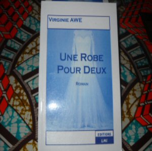 Virginie Awé présente son roman « Une robe pour deux »