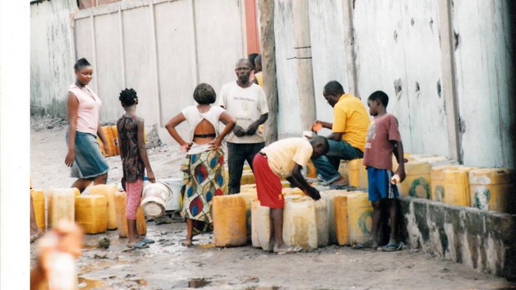 Les autorités dissolvent les compagnies d’eau et d’électricité