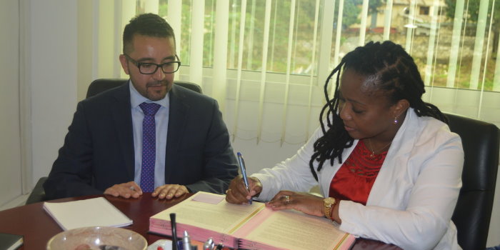 Le Congo et la société Philips signent un accord de partenariat