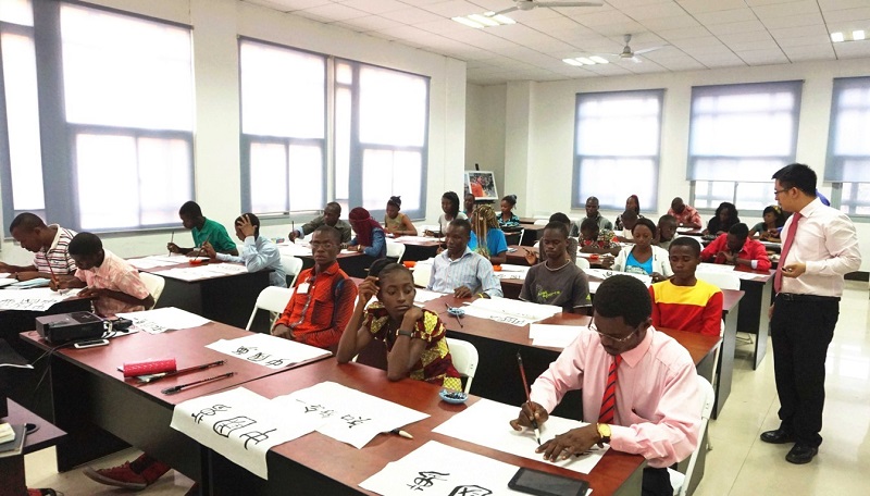 Education : 20 congolais de l’institut Confucius reçoivent les parchemins