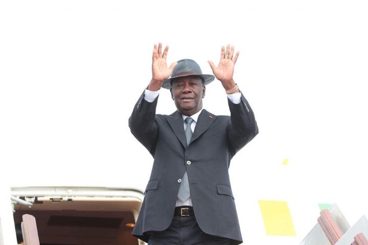 Départ de Ouattara en France où il s’entretiendra avec Macron