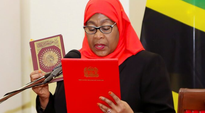 Tanzanie : la nouvelle présidente a prêté serment