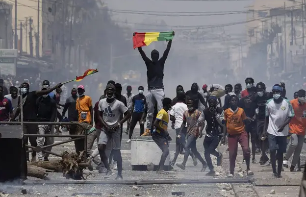 Sénégal: une commission d’enquête pour les émeutes de mars