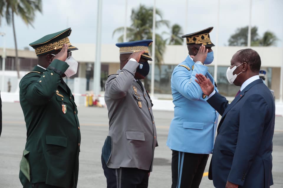 Alassane Ouattara a quitté Abidjan pour la France et le Congo