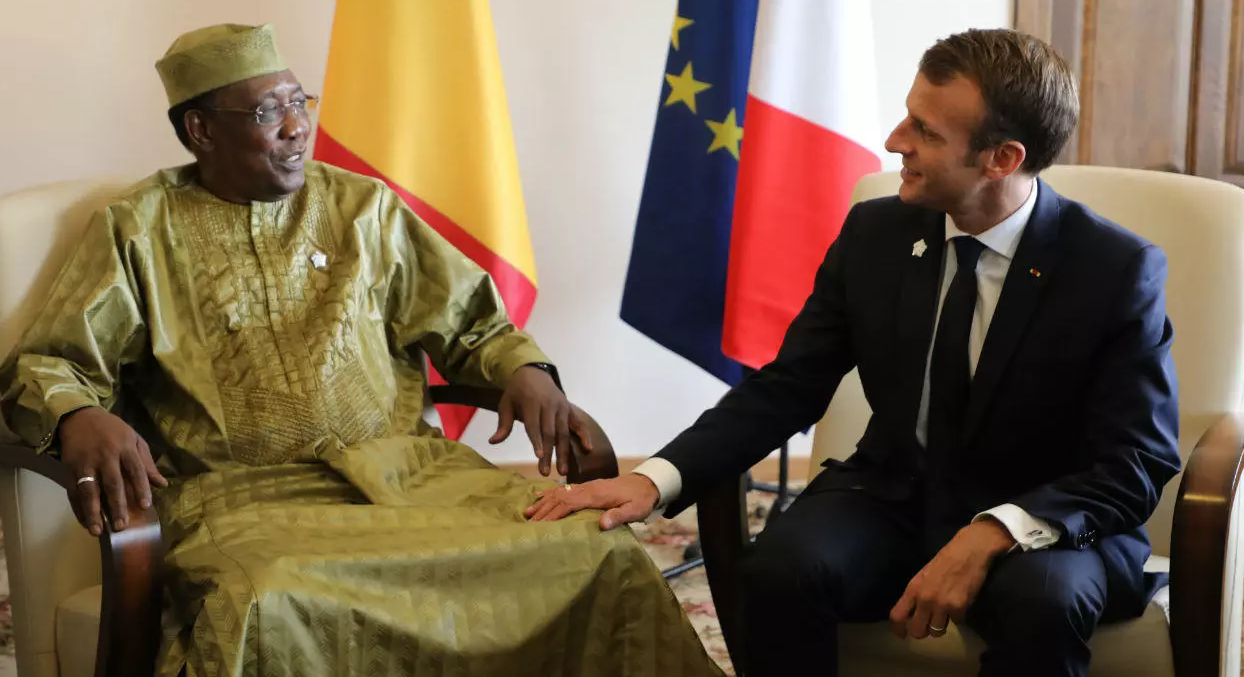 Tchad: Pourquoi Macron se rend aux obsèques de Deby?