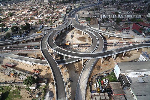 Ouattara annonce le lancement de 8 nouveaux échangeurs à Abidjan en 2022