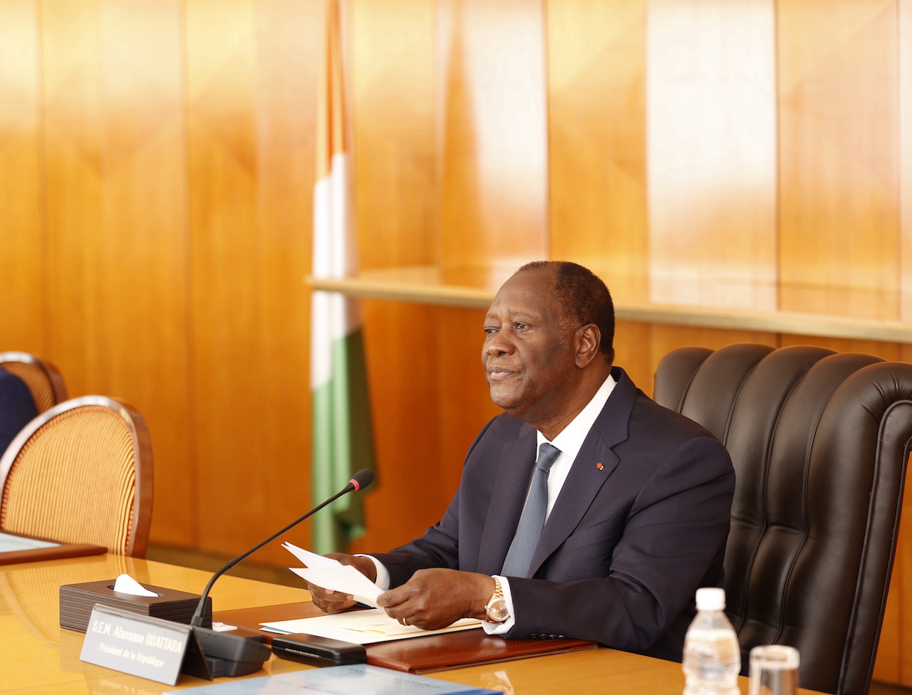 Ouattara exhorte le gouvernement ivoirien à « accélérer le progrès social »