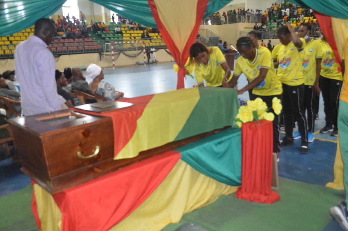 Brazzaville : les sportifs congolais rendent un dernier hommage à Chantal Okomba