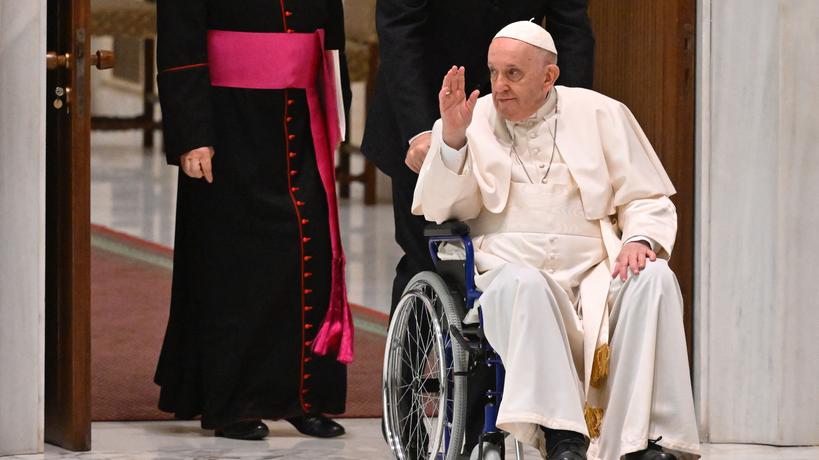 Vatican le Saint-Père le pape François reporte sa visite au Liban pour raisons de santé