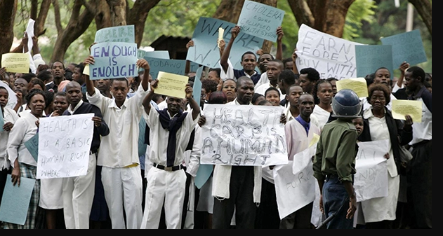 Zimbabwe : grève des infirmières qui réclament leurs salaires en dollar américain