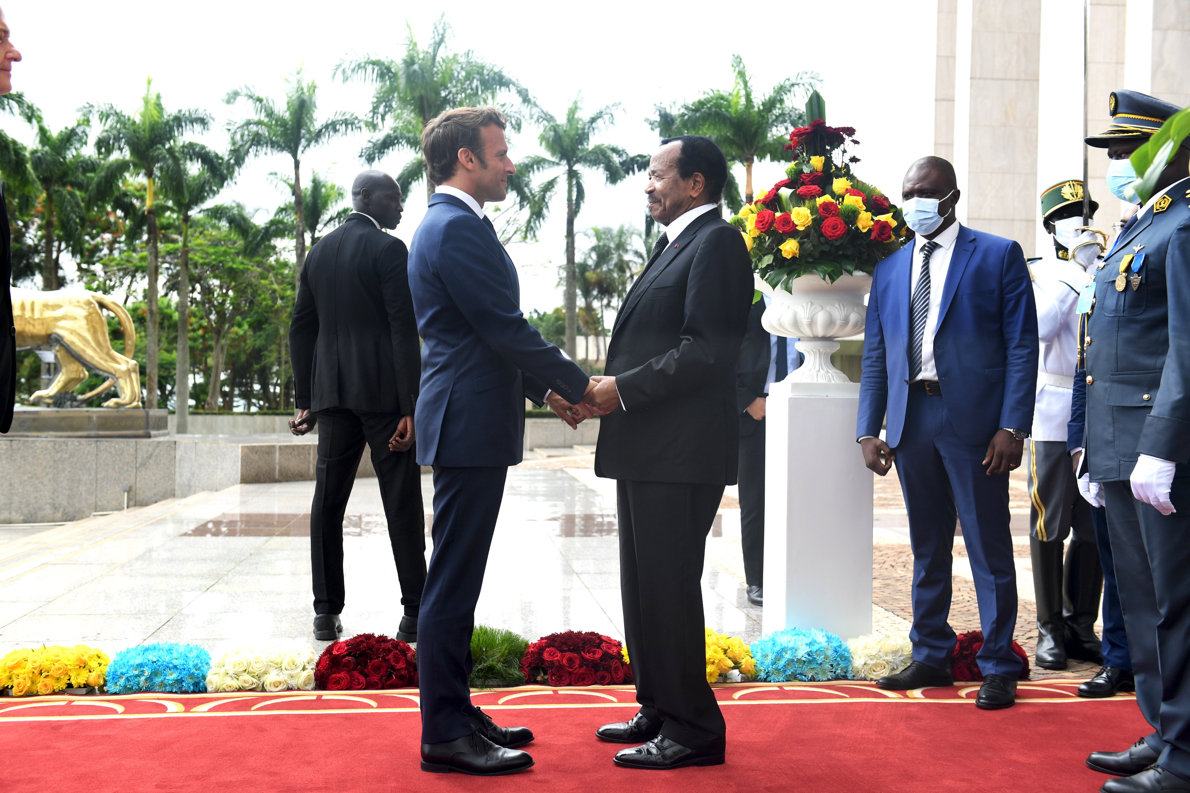 Tournée africaine : Emmanuel Macron en opération séduction
