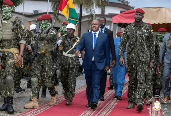 Transition : la Cédéao menace la Guinée de « lourdes sanctions »