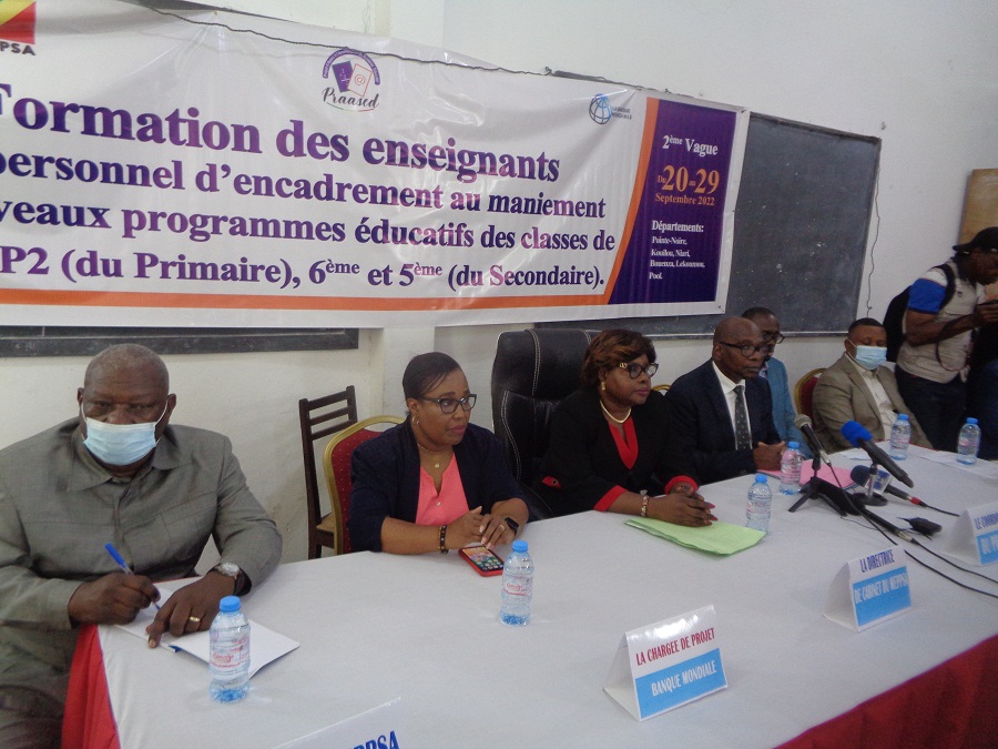 Congo : le personnel éducatif s’empreigne des nouveaux programmes