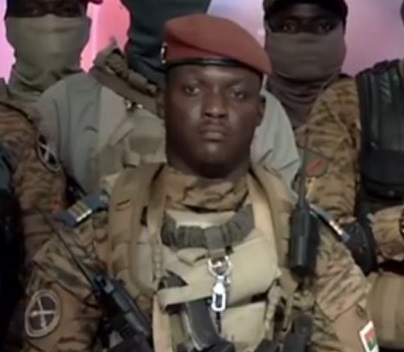 Burkina: le capitaine Traoré invite Damiba à se rendre