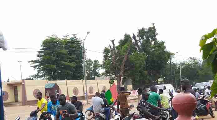 Burkina : Nouvelle manifestation de soutien au capitaine Ibrahim Traoré