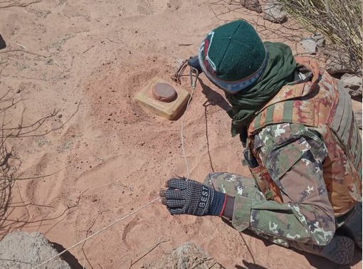 Les engins explosifs improvisés : l’autre arme des jihadistes au Sahel