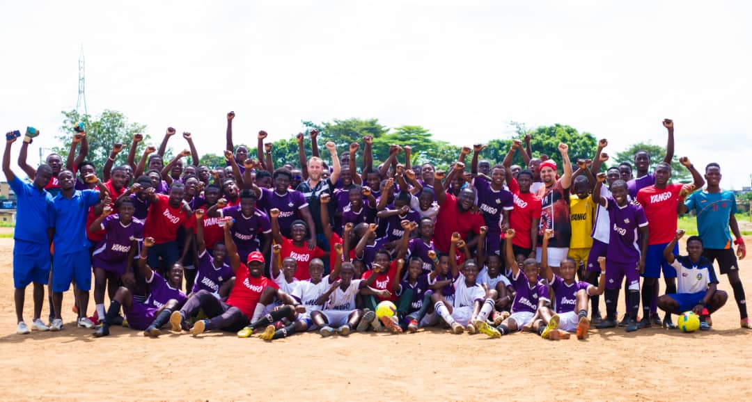 Don d’équipements à un centre de sport-étude à Abidjan