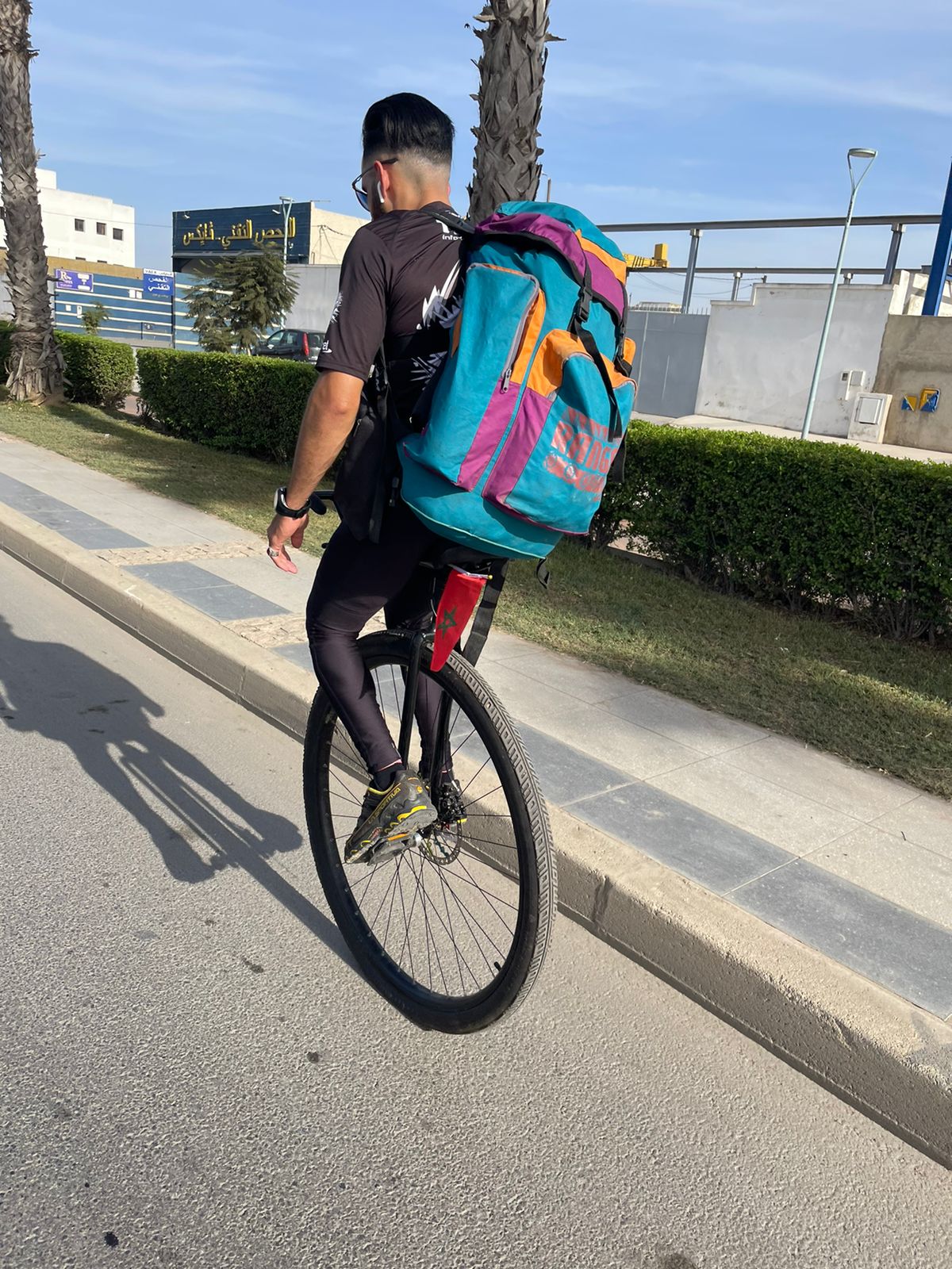 Un Marocain réalise l’exploit de parcourir 340 km à monocycle