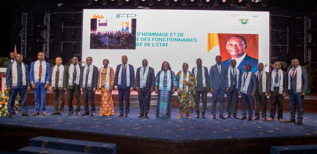 Hommage des fonctionnaires ivoiriens à Alassane Ouattara