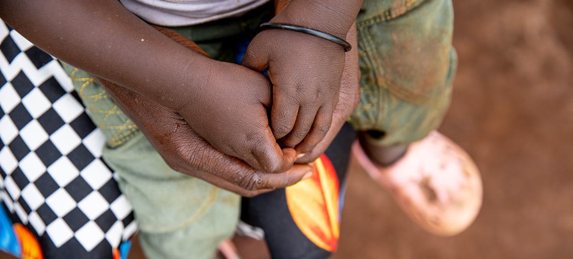 Lutte contre le VIH : stagnation des progrès chez les enfants et femmes enceintes (Unicef)