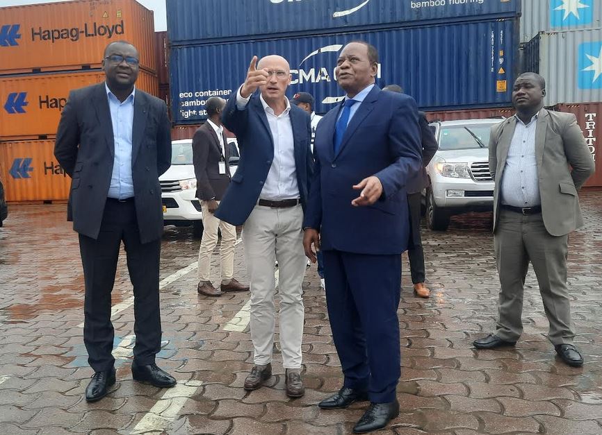 Le ministre de l’économie fluviale et des voies navigables encourage le groupe Bollore à investir au port de Brazzaville