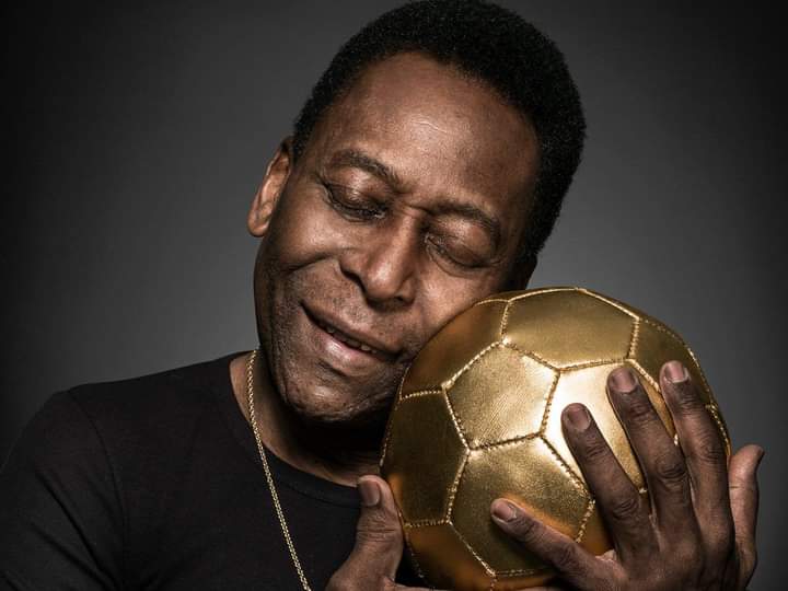 Pelé n’est plus, le football perd son roi