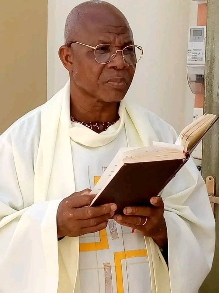 Burkina : un prêtre tué par des jihadistes