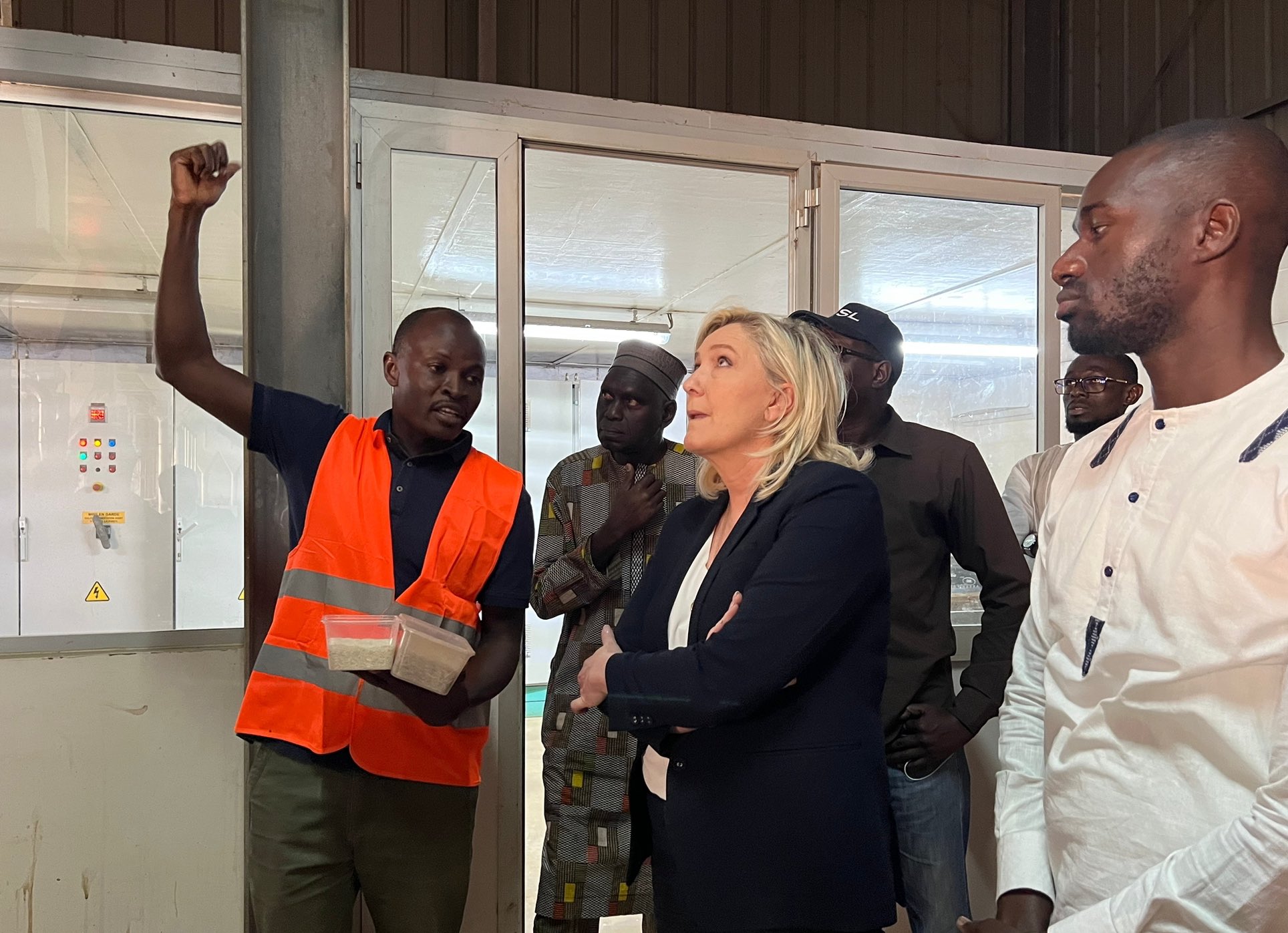 Sénégal : la visite de Marine Le Pen fait grincer des dents