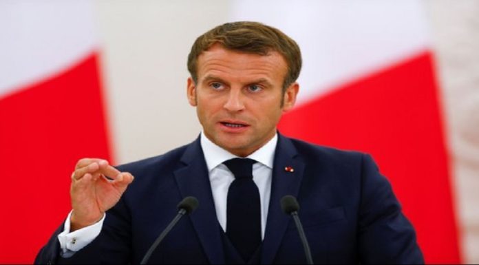 Départ des forces françaises du Burkina : Macron veut des « clarifications » de Traoré