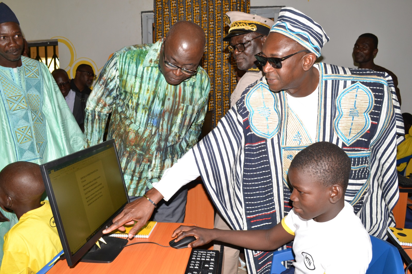 Côte d’Ivoire : don d’une salle multimédia à un lycée