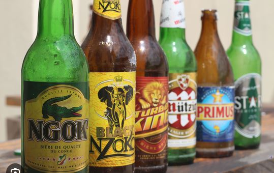 Congo : hausse du prix de la bière, le ministre du Commerce met les brasseurs en garde