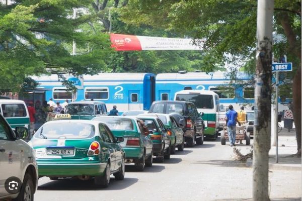 Congo: Public transport workers suspend strike. Congo: Public transport workers suspend strike.