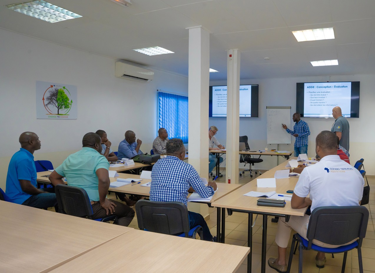 Congo Terminal renforce les compétences de ses équipes avec la formation de 9 formateurs sur les engins portuaires